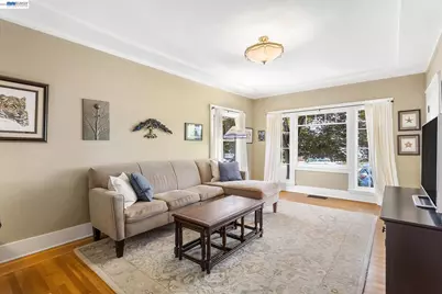 1610 Pacific Ave., Alameda, CA 94501 - Photo 9