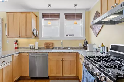 1610 Pacific Ave., Alameda, CA 94501 - Photo 11