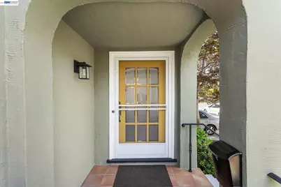 1610 Pacific Ave., Alameda, CA 94501 - Photo 5