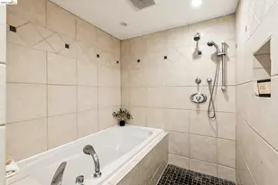 6680 Saroni Dr, Oakland, CA 94611 - Photo 51