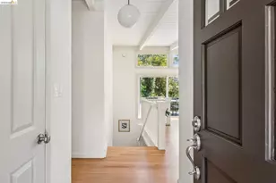 6680 Saroni Dr, Oakland, CA 94611 - Photo 3