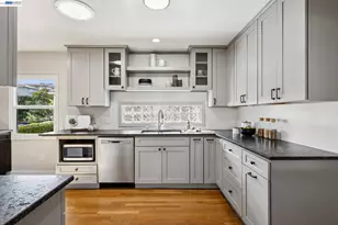2435 Burlington St, Oakland, CA 94602 - Photo 13
