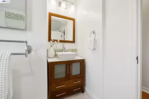 2435 Burlington St, Oakland, CA 94602 - Photo 21