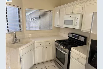 3663 Oakwood Ter #211, Fremont, CA 94536 - Photo 5