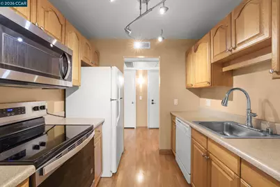 330 Civic Dr #203, Walnut Creek, CA 94596 - Photo 13