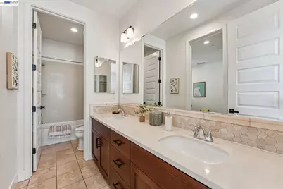 415 Dewitt Ln, Alameda, CA 94501 - Photo 29
