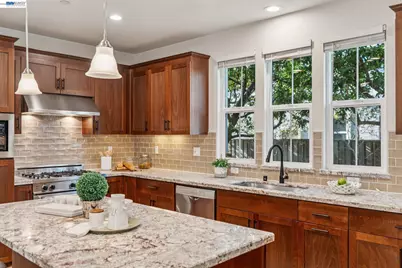 415 Dewitt Ln, Alameda, CA 94501 - Photo 11