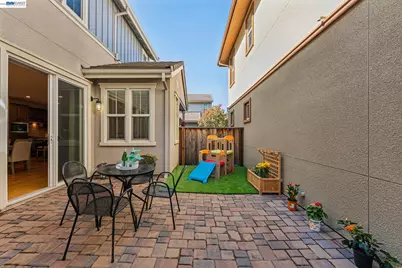 415 Dewitt Ln, Alameda, CA 94501 - Photo 17