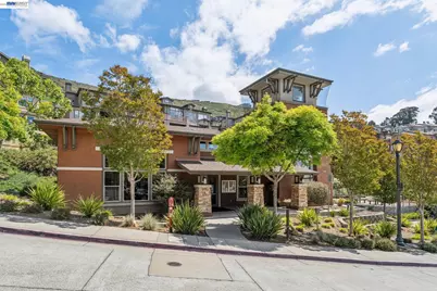 6767 Skyview Drive, Oakland, CA 94605 - Photo 57