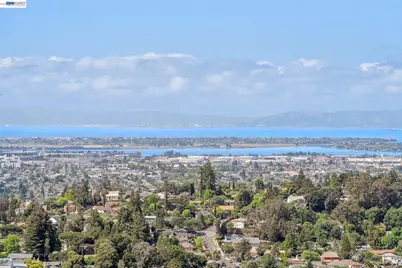 6767 Skyview Drive, Oakland, CA 94605 - Photo 31