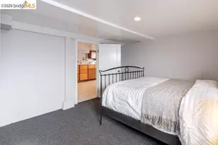 852 46th St, Oakland, CA 94608 - Photo 33