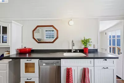 30 Niantic Ave, San Francisco, CA 94132 - Photo 15