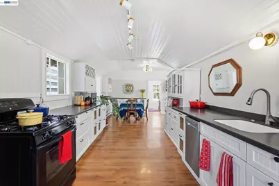 30 Niantic Ave, San Francisco, CA 94132 - Photo 3