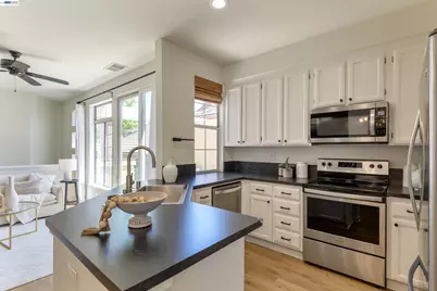 7633 Tuscany Dr, Dublin, CA 94568 - Photo 9
