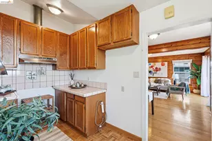 7843 Outlook Ave, Oakland, CA 94605 - Photo 9
