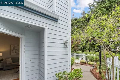 208 Commodore Dr, Richmond, CA 94804 - Photo 35