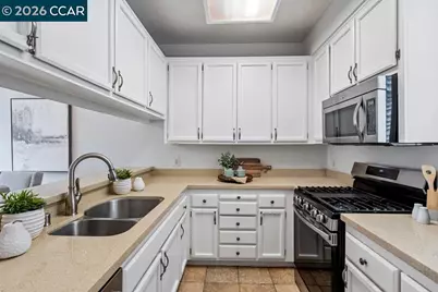 208 Commodore Dr, Richmond, CA 94804 - Photo 9