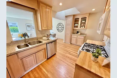 330 Scott St, Livermore, CA 94551 - Photo 21