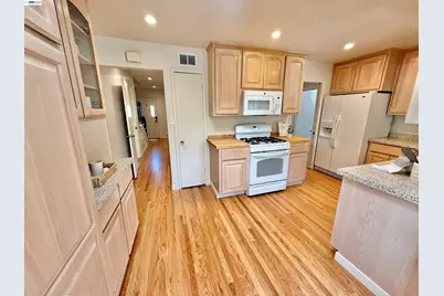 330 Scott St, Livermore, CA 94551 - Photo 23