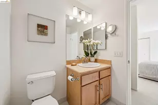 154 Marina Lakes Dr, Richmond, CA 94804 - Photo 25