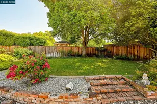 1162 Ridgewood Dr, Concord, CA 94518 - Photo 23
