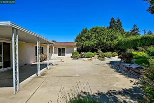 1162 Ridgewood Dr, Concord, CA 94518 - Photo 27