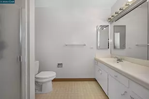 1162 Ridgewood Dr, Concord, CA 94518 - Photo 21