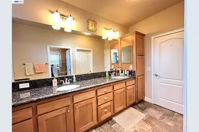 1291 Sussex Way, Hayward, CA 94544 - Photo 17
