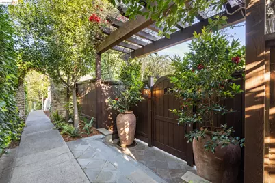 17 Roble Ct, Berkeley, CA 94705 - Photo 55