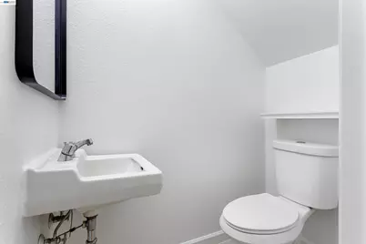10401 Shaw St #401, Oakland, CA 94605 - Photo 19