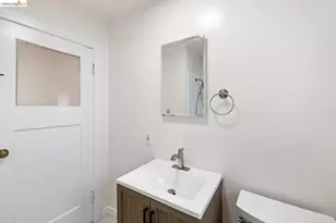 3986 Delmont Ave, Oakland, CA 94605 - Photo 21