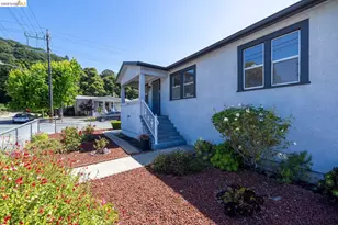 3986 Delmont Ave, Oakland, CA 94605 - Photo 3