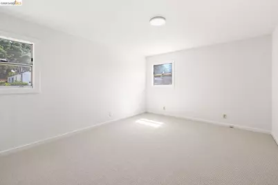 3986 Delmont Ave, Oakland, CA 94605 - Photo 17