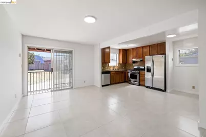 3986 Delmont Ave, Oakland, CA 94605 - Photo 11