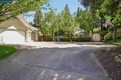 31 Tierra Verde Ct, Walnut Creek, CA 94598 - Photo 5