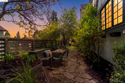 1087 Hubert Rd, Oakland, CA 94610 - Photo 35