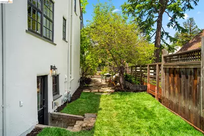 1087 Hubert Rd, Oakland, CA 94610 - Photo 55