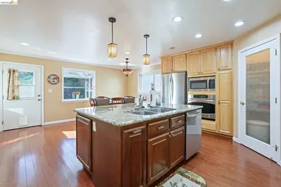 85 Edgemont Way, Oakland, CA 94605 - Photo 9