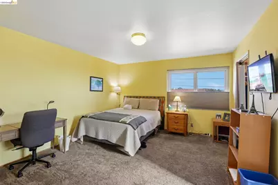 85 Edgemont Way, Oakland, CA 94605 - Photo 15