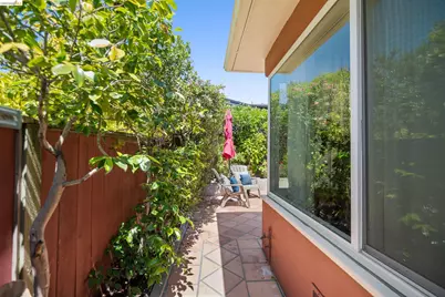 908 Prospect Ave, Oakland, CA 94610 - Photo 27