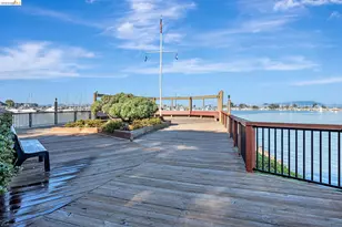 2 Admiral Dr, Emeryville, CA 94608 - Photo 43