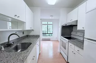 8 Admiral Dr, Emeryville, CA 94608 - Photo 9