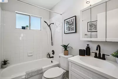 2297 Medallion Dr #4, Union City, CA 94587 - Photo 17