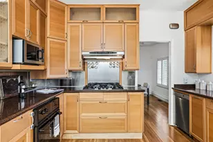2237 Trafalgar Pl, Oakland, CA 94611 - Photo 13