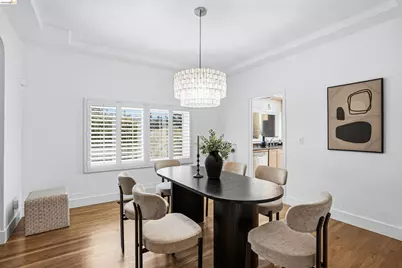 2237 Trafalgar Pl, Oakland, CA 94611 - Photo 9