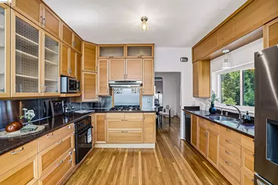 2237 Trafalgar Pl, Oakland, CA 94611 - Photo 11