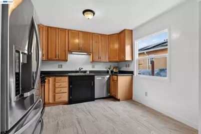 24657 Leona Dr, Hayward, CA 94542 - Photo 23