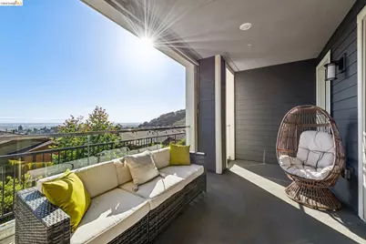 6739 Skyview Dr, Oakland, CA 94605 - Photo 49
