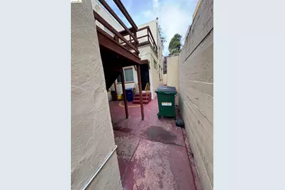 2100 5th Ave, Oakland, CA 94606 - Photo 25