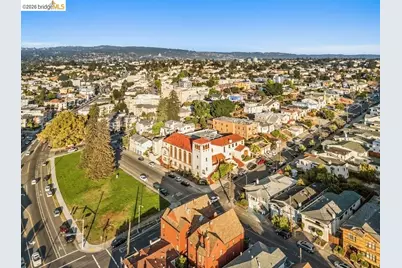 2100 5th Ave, Oakland, CA 94606 - Photo 27